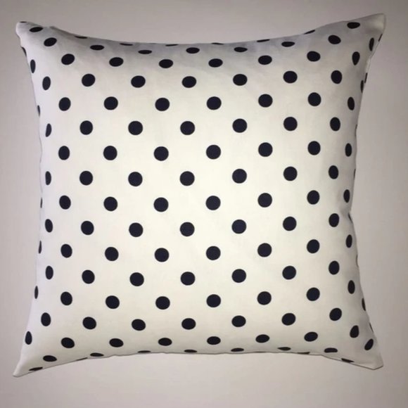 CasaMía Oxygen Black/White Dots Pillow Cover - NWT - Picture 1 of 3